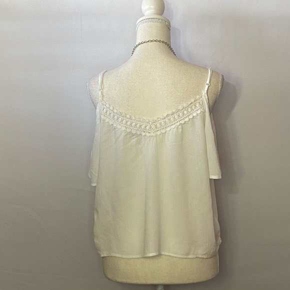 Tops/T-Shirts/Tanks👚 - 2 for $15 or 3 for $20 (Mix & Match) - Picture 3 of 4